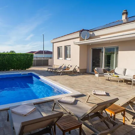 Dora With Heated Pool For 6 Guests Near Zadar Villa *