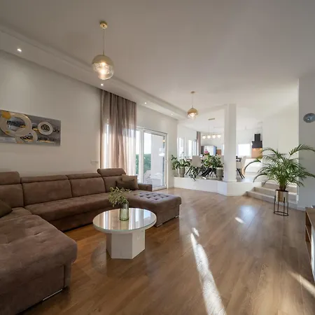 ヴィラ Dora With Heated Pool For 6 Guests Near Zadar Murvica