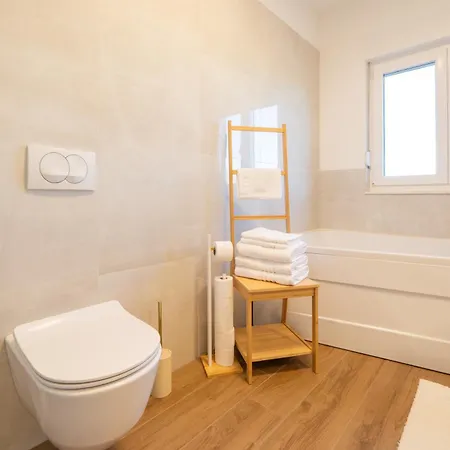 Dora With Heated Pool For 6 Guests Near Zadar ヴィラ